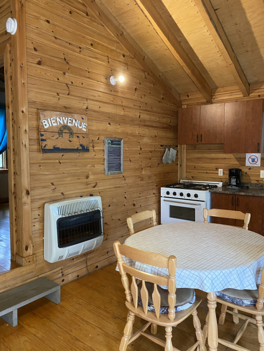 Chalet 9 – Pourvoirie Lac Dumoulin