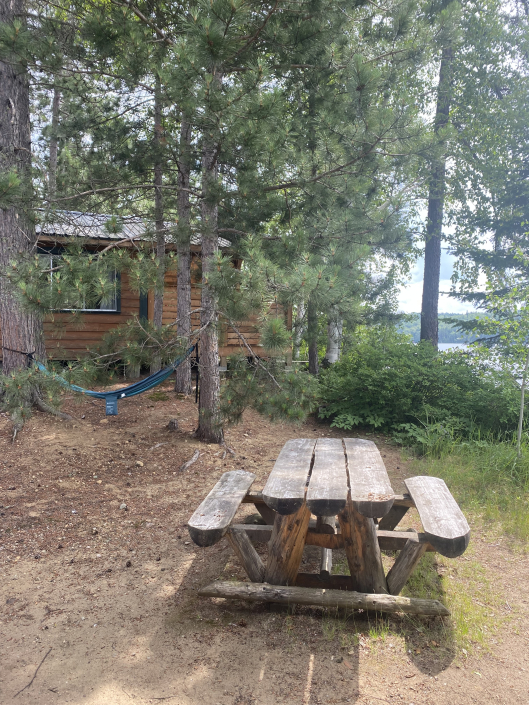 Chalet 1 — Pourvoirie Lac Dumoulin – Pourvoirie Lac Dumoulin