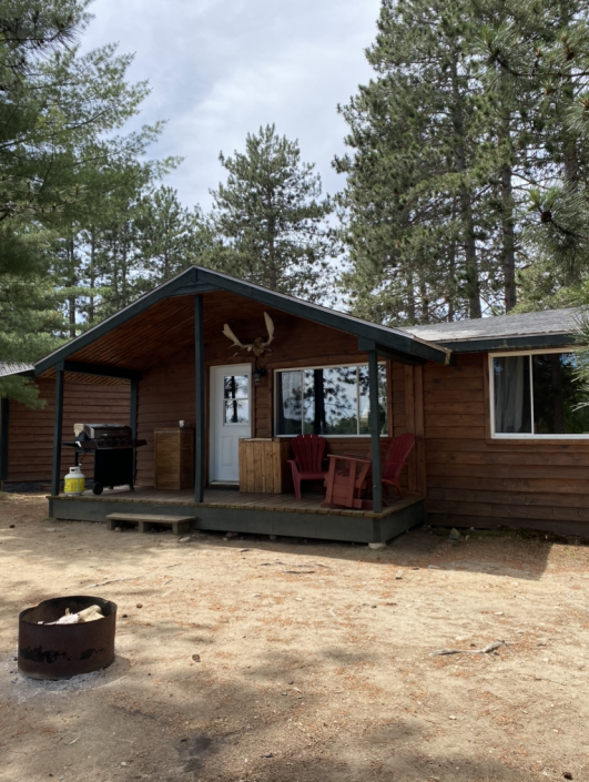 Cabin 4 — Pourvoirie Lac Dumoulin – Pourvoirie Lac Dumoulin