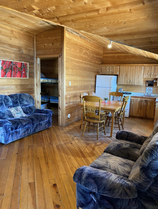 Cabin 4 — Pourvoirie Lac Dumoulin – Pourvoirie Lac Dumoulin
