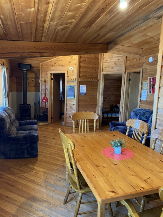 Cabin 4 — Pourvoirie Lac Dumoulin – Pourvoirie Lac Dumoulin